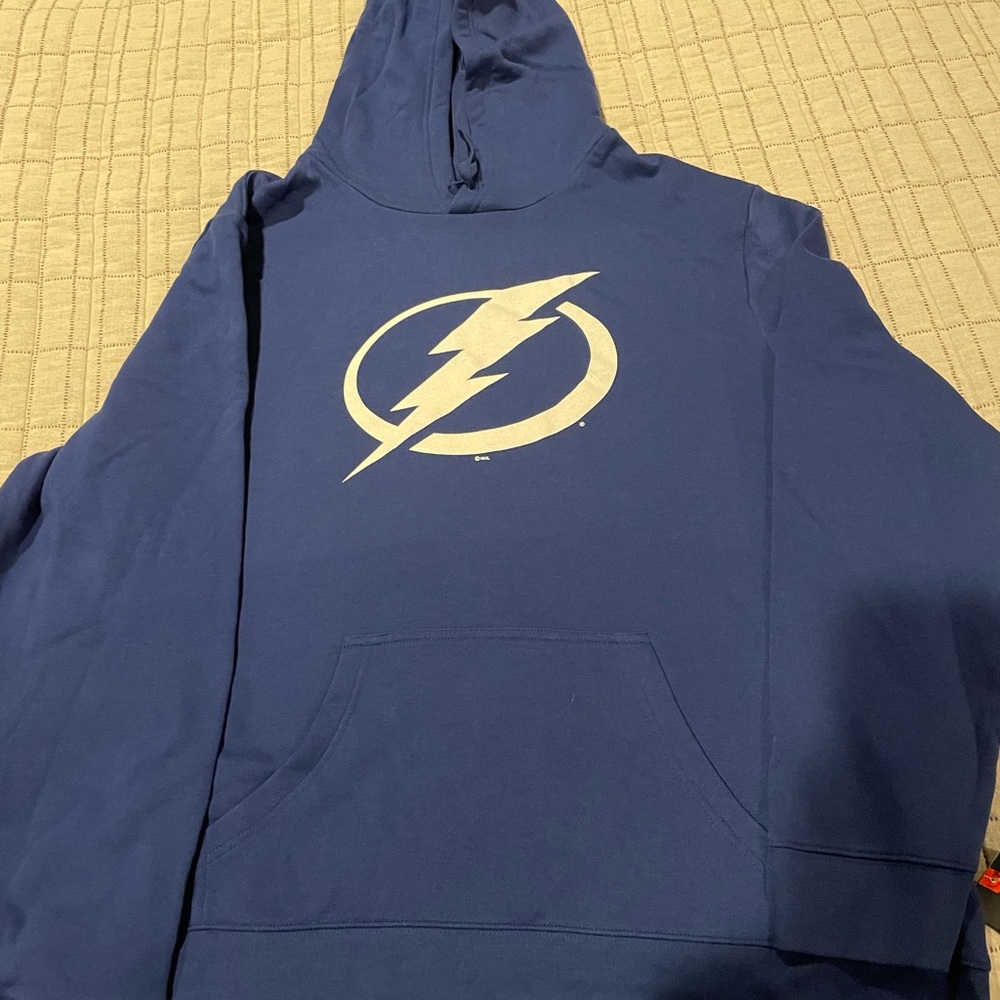 Tampa Bay Lightning Fanatics Navy Blue hoodie